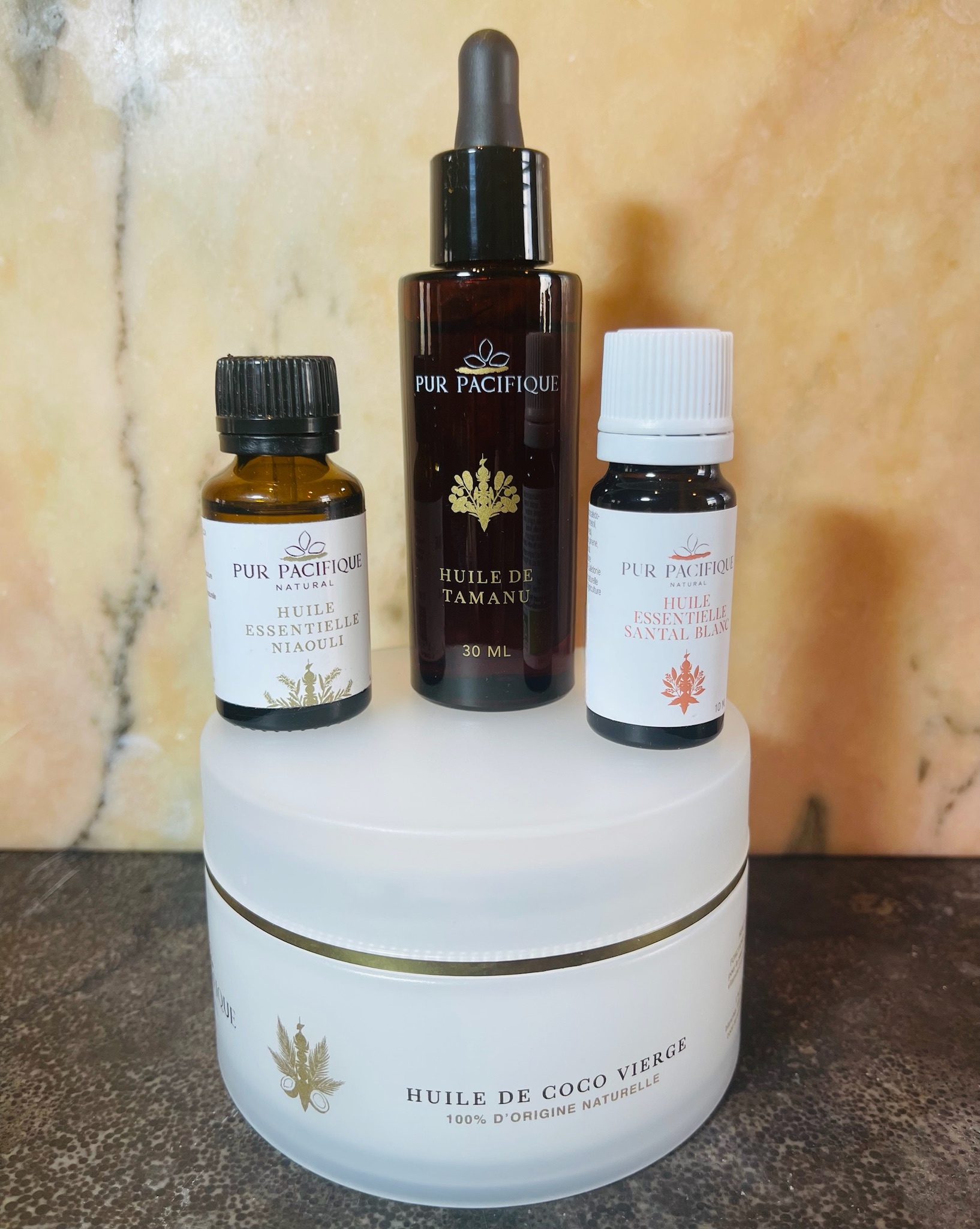 COFFRET D´EXCEPTION AUX 4 HUILES DU PACIFIQUE - TAMANU-COCO-SANTAL BLANC-NIAOULI